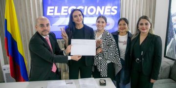 Luz María Zapata inscribe comité para recoger firmas y lanzarse a la Presidencia en 2026