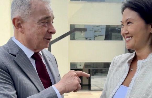 Keiko Fujimori expresa respaldo a Álvaro Uribe tras decisión judicial en su contra