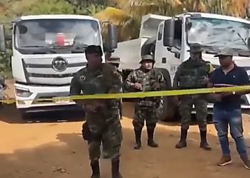 Disidencias entregan maquinaria en el Cauca y exhiben control territorial ante la pasividad del Estado