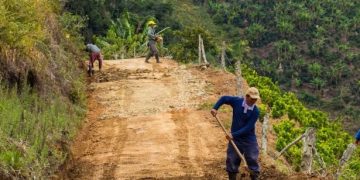 Caminos Comunitarios: ¿Paz Total o Desfalco Total?