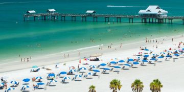 Cuatro muertos por bacteria carnívora en el mar de Florida: alertan incremento de casos en verano