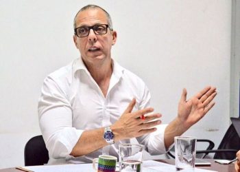 Alfredo Saade asumirá decisión sobre el contrato de pasaportes tras pulso entre Cancillería y Petro