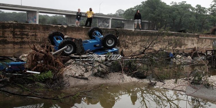 Inundaciones en Texas ya deja más de 50 muertos