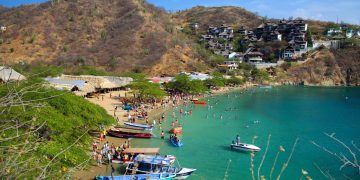 Procuraduría pide evaluar calidad del agua en playas de Santa Marta tras denuncias por brotes en bañistas