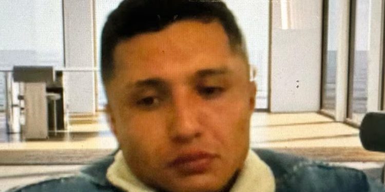 El vistoso casco y un comparendo: las dos pistas que llevaron a la captura de implicado en atentado a Miguel Uribe Turbay