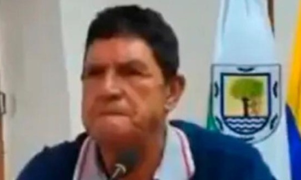 Jueza desestima testimonio del padre de Monsalve por contradicciones en juicio contra Álvaro Uribe