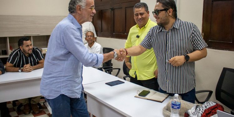 Gobierno de Eduardo Verano anuncia más cupos gratuitos para educación superior 