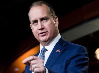 Congresista Mario Díaz-Balart promueve recorte del 50% en ayuda no militar a Colombia por “comportamiento errático” del gobierno Petro