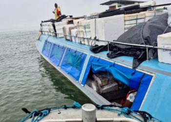 Rescatan a 13 personas abandonadas en el mar tras ser asaltadas por hombres armados en Buenaventura