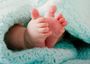 Bebé de 9 meses, en estado crítico tras presunto abuso con cocaína y quemaduras con agua caliente en Chile