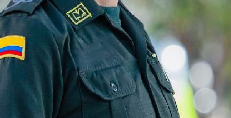 Destituyen e inhabilitan por 20 años a patrulleros que retuvieron ilegalmente a un ciudadano y le quitaron $753 millones