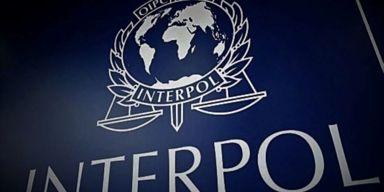 Interpol desmantela redes de trata de personas: 1.200 víctimas rescatadas, incluidas colombianas