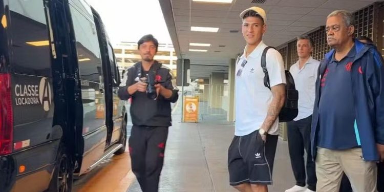 Jorge Carrascal aterriza en Brasil: Será nuevo jugador del Flamengo