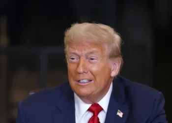 Trump dice estar decepcionado con Putin pero que no ha “terminado” con él