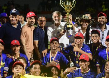 Verano intercede por los niños del Atlántico: Gestionará visas para el Mundial U-14 de béisbol