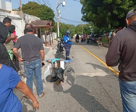 Joven pierde la vida en accidente de moto en la bajada a Salgar, sector Las Tres Piedras