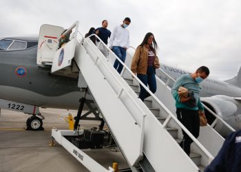 Jueza en EE. UU. bloquea temporalmente las deportaciones rápidas de migrantes impulsadas por Trump