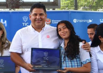 MinTic entregó ‘Computadores para Educar’ a estudiantes en Baranoa