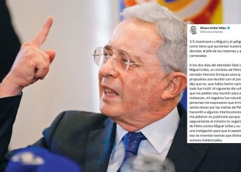 Álvaro Uribe rechaza reunión con Petro tras atentado a Miguel Uribe y lanza fuertes críticas al presidente