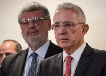 Denuncias cruzadas y acusaciones políticas marcan nuevo capítulo en caso Uribe