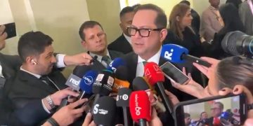 Presidente del Senado pide “bajar los ánimos” tras atentado contra Miguel Uribe