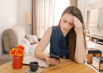 ¿Su jefe lo llama después del trabajo? Ahora podría estar violando la ley