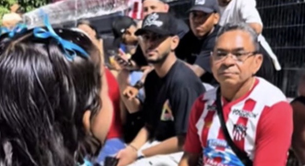 La niña que se volvió viral por “poner en cintura” al papá y hermano de Luis Díaz