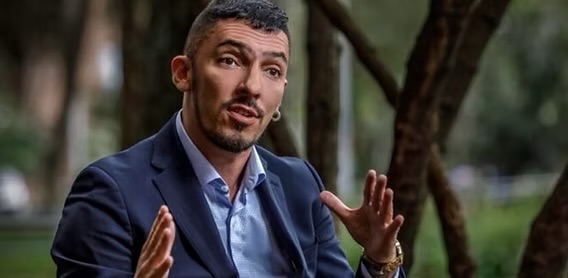 Juan Carlos Florián, nuevo ministro de Igualdad, pide ser llamado “ministra” y habla de su vida, su activismo y su pasado
