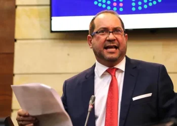Senado pide plan urgente de protección para aspirantes a la Presidencia de 2026