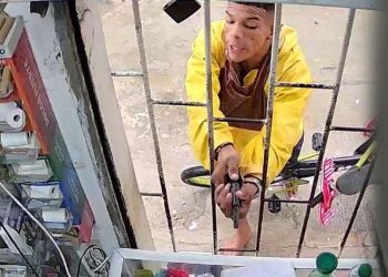 El “ruletero en cicla” sembró el miedo bajo la lluvia en Los Robles