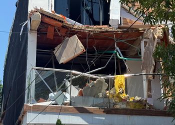 Un obrero muere tras caerle encima parte de una fachada de casa del barrio Olaya en Barranquilla