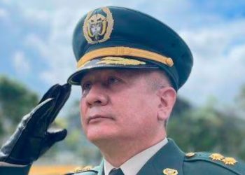 Video involucra al general Olveiro Pérez en presunto uso indebido de escoltas para labores domésticas