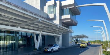 Pasajero estadounidense muere en Barranquilla tras aterrizaje de emergencia por complicaciones de salud