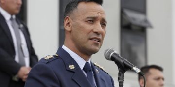 Ministro de Defensa cambia número tras amenazas, hackeos y exposición en redes sociales
