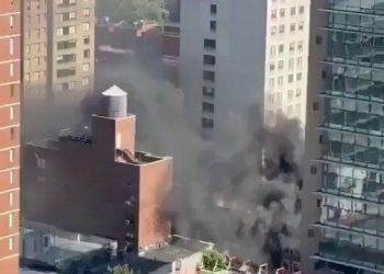 Incendio de gran magnitud moviliza a más de cien bomberos en el Upper East Side de Manhattan