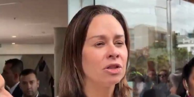 Viuda de Miguel Uribe Turbay se retira de la política y se traslada a Estados Unidos