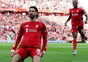 Szoboszlai rescató al Liverpool con un golazo de tiro libre ante Arsenal