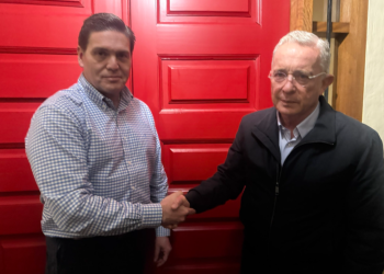 Uribe se reunió con Juan Carlos Pinzón y pidió al Centro Democrático superar prevenciones en su contra