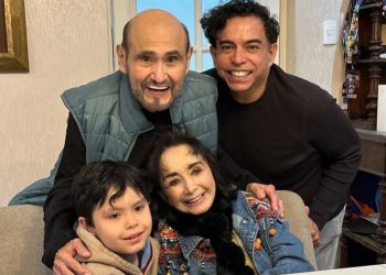 Emotivo reencuentro de Edgar Vivar y María Antonieta de las Nieves en el hogar de La Chola Chabuca