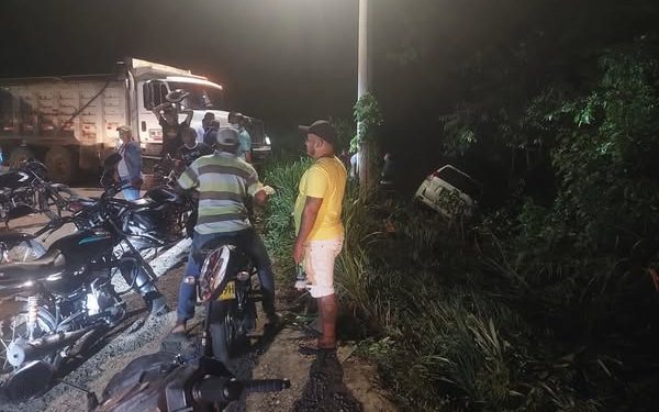 El Parapeto sufre accidente en Fundación, Magdalena: Lucho Torres fue el primero en socorrerlo