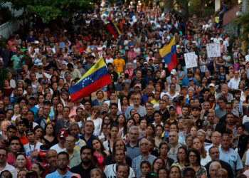 Venezuela despliega tropas y pide mediación de la ONU en medio de tensiones con EE.UU.