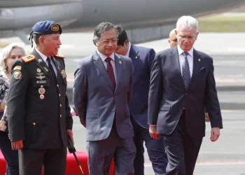 Oposición propone crear Comisión Accidental con Ecuador por visita de Petro a Manta