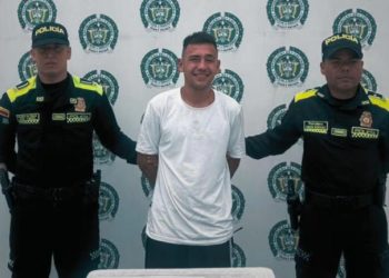 Capturan a hombre que arrancaba la cabeza a palomas con los dientes