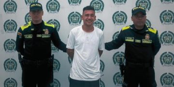 Capturan a hombre que arrancaba la cabeza a palomas con los dientes