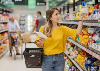 Inflación en Colombia sigue bajando, pero alimentos y restaurantes siguen presionando el bolsillo