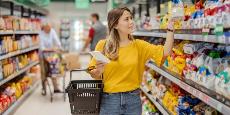 Inflación en Colombia sigue bajando, pero alimentos y restaurantes siguen presionando el bolsillo
