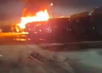 Llamas en la noche: dos buses quedaron reducidos a chatarra tras incendio en la nevada de Sobusa en Soledad