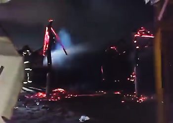 Se incendiaron seis kioscos de un restaurante-bar en Pradomar