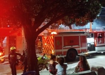 Incendio fue controlado esta madrugada en el centro de Barranquilla