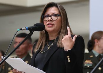 Comisión de Acusación abre indagación contra fiscal Luz Adriana Camargo por presunto favorecimiento en caso UNGRD